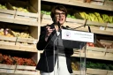 La ministre de l'Agriculture, Annie Genevard, lors d'un discours sur la souveraineté alimentaire au marché de gros de Rungis, le 8 décembre 2025 dans le Val-de-Marne