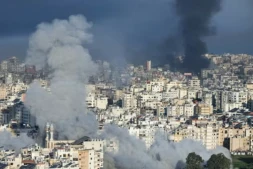 L'Iran sous le feu israélo-américain, Trump dit avoir "presque tout détruit"