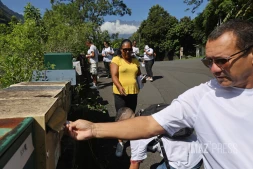 cindy barbe robert en boittage à bois de pomme