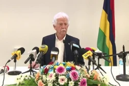L’ex-Premier ministre malgache Christian Ntsay a quitté Maurice pour la France