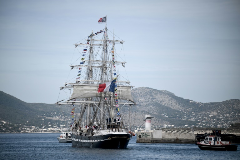 Gr Ce Le Voilier Belem Met Le Cap Sur La France Avec La Flamme