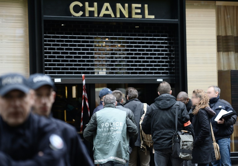 Braquage dans une boutique de bijoux Chanel Paris les voleurs