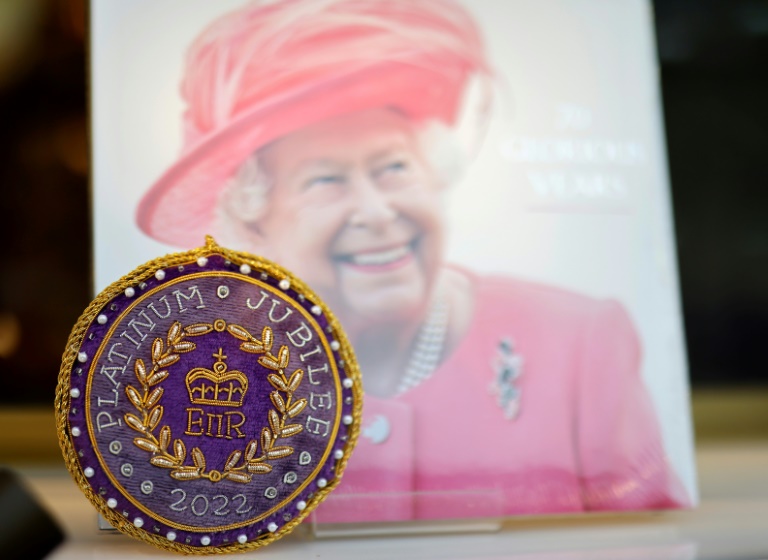 La Reine Elizabeth Passe Dimanche Le Cap De 70 Ans De Règne