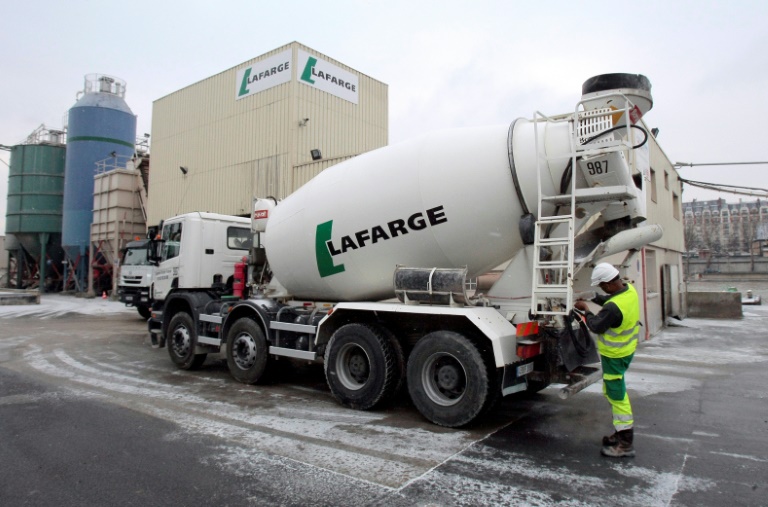 LafargeHolcim présente son premier camion-toupie au gaz à Solutrans