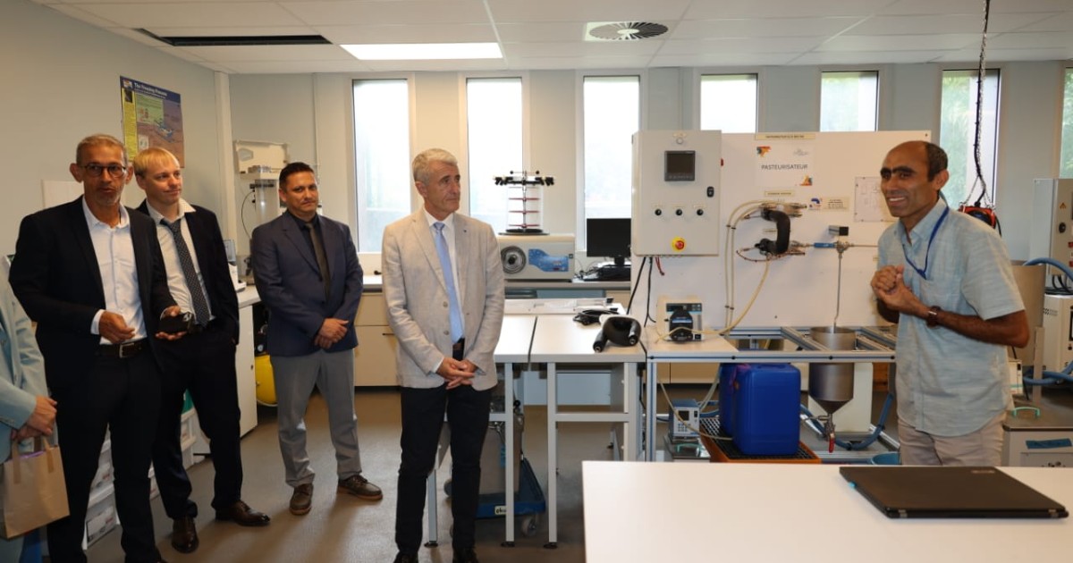 Saint-Pierre : visite du préfet de La Réunion à l'école Esiroi