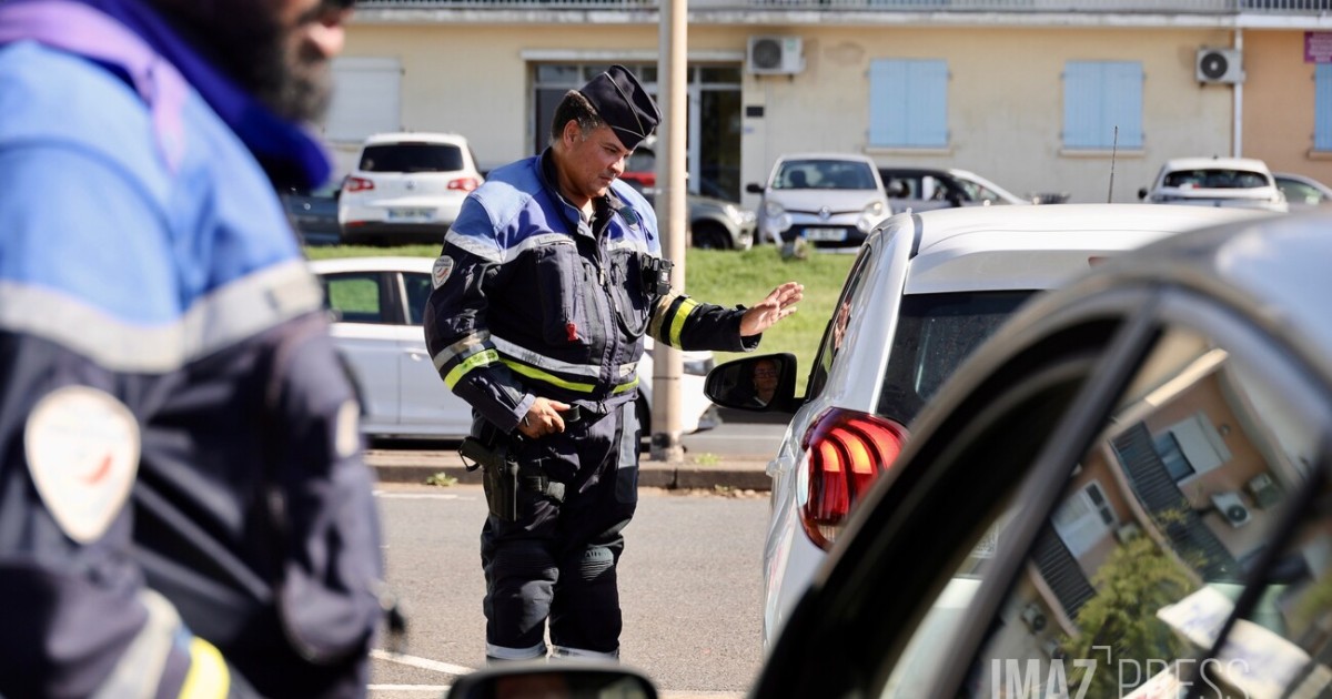 Contrôles routiers : 216 infractions relevées par les forces de l'ordre, 17 permis retirés