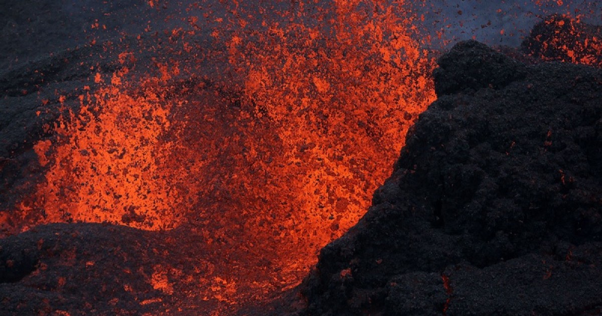 Le Piton de la Fournaise est entré en éruption