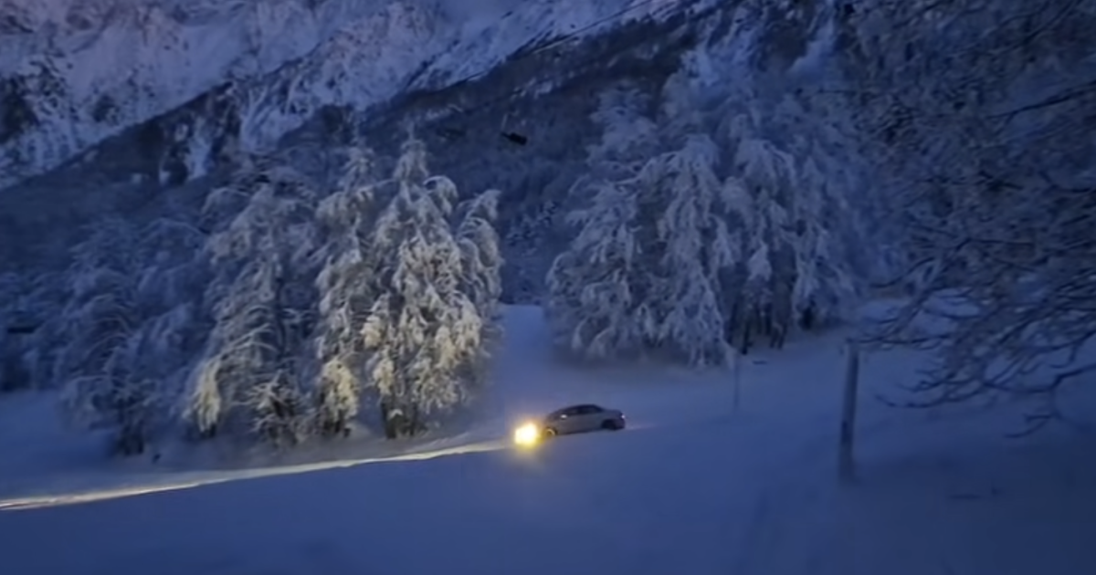 Insolite : "l’art d’être pompier", une joueuse de tennis débutante et une voiture dévale les pistes de Chamonix
