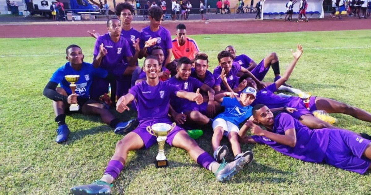 Football les U17 de la Jeanne d'Arc vainqueurs du challenge "sov nout