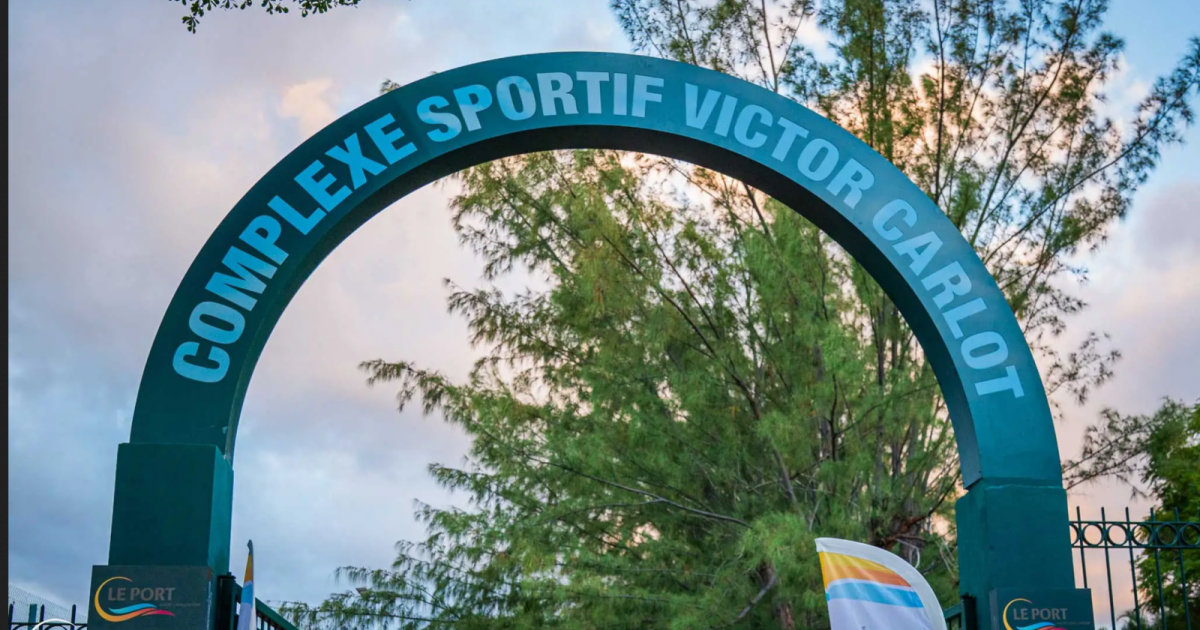 Le Port : le complexe sportif Oasis devient le complexe Victor Carlot
