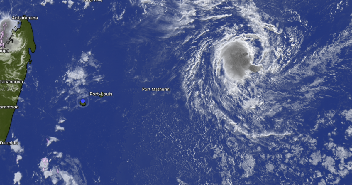 Horacio : la tempête à 1.815 km de La Réunion, devrait atteindre le ...