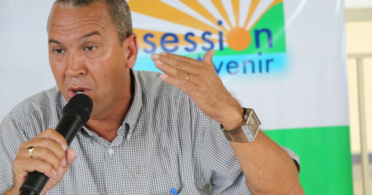 La Possession JeanYves Morel tire à boulets rouges sur la gestion