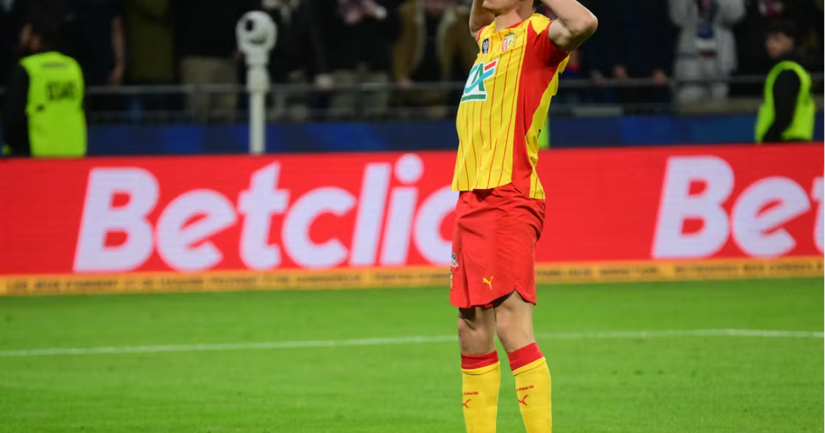 Lens rejoint les demi-finales de la Coupe de France en éliminant l’OL ...