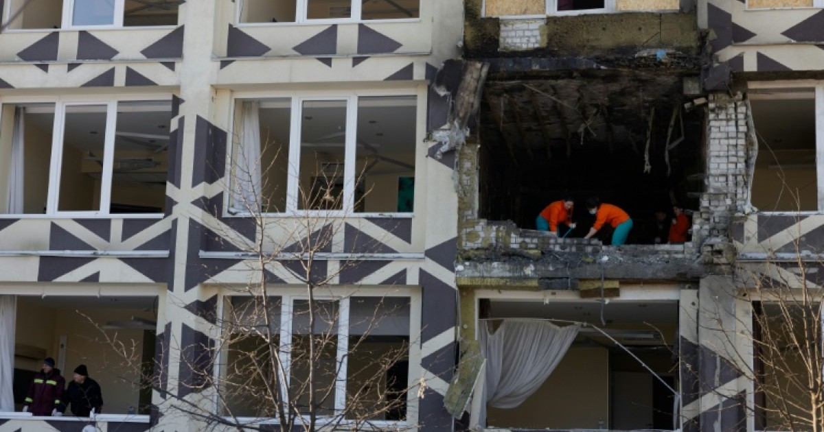 Ukraine : des frappes russes touchent une clinique à Kiev et font deux morts