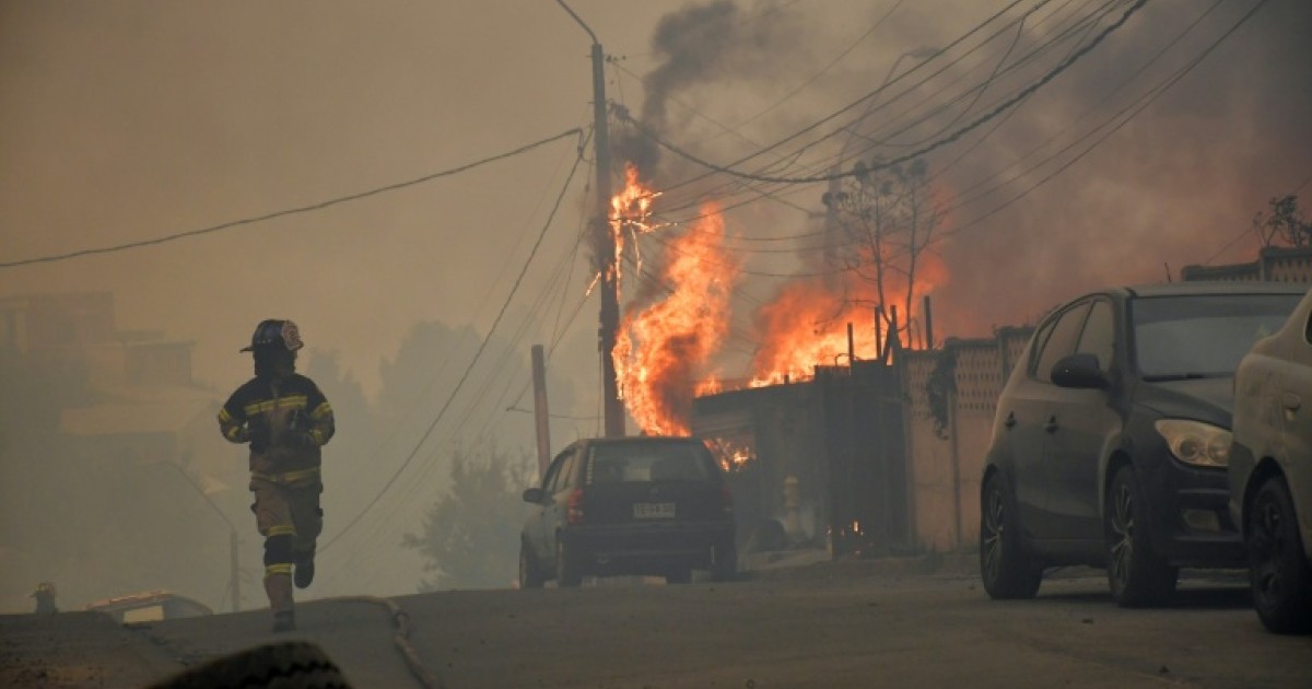 Incendies au Chili : au moins 15 morts et 50.000 personnes évacuées