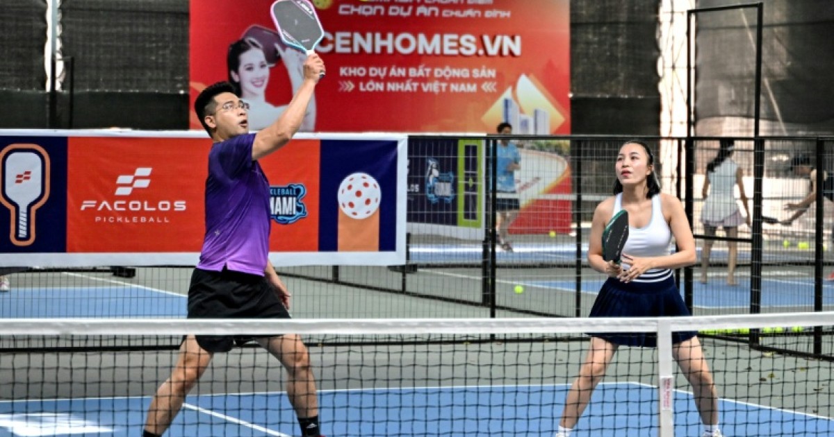 Plop ! Au Vietnam, la mode du pickleball rend les riverains fous