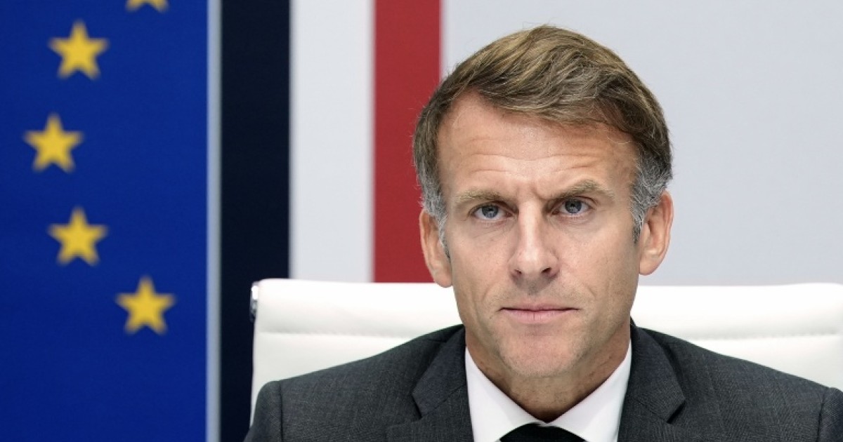 Macron en première ligne avec les lycéens et les forces de l'ordre