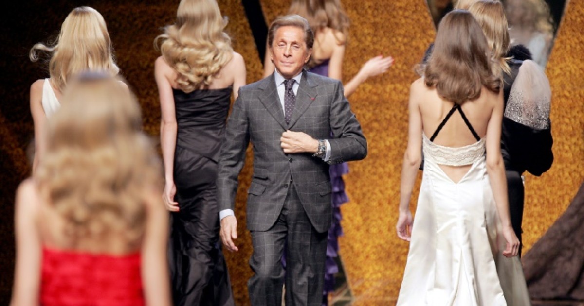 Actualités du monde : Valentino, le couturier romain amoureux du rouge