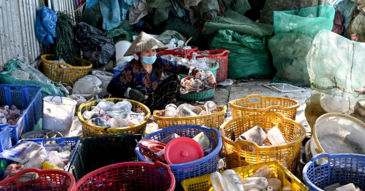 Actualités du monde : "Des cancers plein le village": la face sombre du recyclage au Vietnam