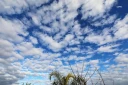 Nuages et ciel bleu 