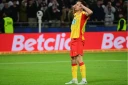 Le Lensois Florian Thauvin, après avoir marqué le tir au but de la qualification, au Groupama Stadium, à Lyon, le 5 mars 2026. OLIVIER CHASSIGNOLE / AFP 