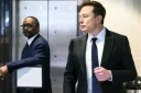 Elon Musk arrive au tribunal fédéral d'Oakland, en Californie, le 30 avril 2026