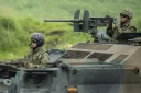 Des soldats japonais participent à un exercice de tir réel, en juin