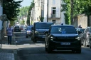 Un convoi de police arrive au palais de justice, le 15 juillet 2026 à Agen, pour une audience de Jérôme Barella, soupçonné du meurtre de la collégienne Lyhanna