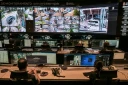 Des employés travaillent au centre de vidéosurveillance Smart Sampa à Sao Paulo, au Brésil, le 25 février 202
