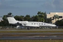 L'avion transportant le sénateur brésilien Flavio Bolsonaro arrive à l’aéroport d’Opa-locka à Miami, le 28 octobre 2026 en Floride