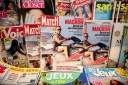 La couverture de la une de "Paris Match" montrant le président Emmanuel Macron faisant du jet-ski, photographiée le 14 août 2026 