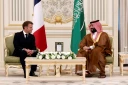 Le président français Emmanuel Macron (g)  rencontre le prince héritier saoudien Mohammed ben Salmane au palais d’Al-Yamamah, à Riyad, le 21 octobre 2026