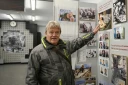 Nikolaï Soloviov, qui a assisté à l'explosion de 1986 dans la centrale nucléaire de Tchernobyl, le 24 avril 2026 dans le musée local consacré à Tchernobyl à Slavoutytch, à 120 km au nord de Kiev