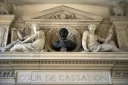 Près de trois ans après la mort du jeune Nahel Merzouk à Nanterre, la Cour de cassation a annulé la requalification des faits en violences pour le policier auteur du tir