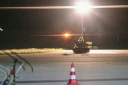 Un robot démineur intervient à l'aéroport allemand de Leipzig-Halle, le 5 août 2026 (extrait d'une vidéo de News5)