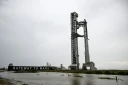 La nouvelle fusée Starship V3 de SpaceX , vue depuis South Padre Island, arrimée à la base spatiale Starbase lors du 12ᵉ vol d'essai, le 21 mai 2026 au Texas