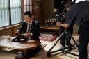 L'acteur Yutaka Matsushige lors du tournage d'un épisode de la série télévisée "Le gourmet solitaire" dans un restaurant spécialisé dans le thon à Yokoshibahikari, dans la préfecture de Chiba, le 19 mai 2026 au Japon