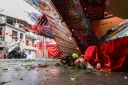 Une structure provisoire, érigée pour une cérémonie taoïste, effondrée sous l'effet des bourrasques du typhon Champi à Keelung, Taïwan, le 24 octobre 2026