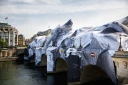 Le Pont Neuf à Paris totalement transformé  par l'artiste JR, le 21 mai 2026