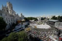Vue aérienne de la place de Cibeles, dans le centre de Madrid, où le pape Léon XIV célèbre une gigantesque messe, le 7 juin 2026 