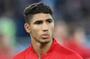 Le défenseur marocain Achraf Hakimi avant le coup d'envoi du math face à l'Espagne au Mondial
