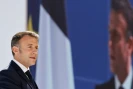 Le président français Emmanuel Macron prononce un discours lors de la cérémonie d'inauguration du centre de formation et d'innovation TANGRAM à Marseille, dans le sud de la France, le 8 mai 2024