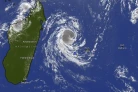 À 315 km de La Réunion, Gezani devrait toucher Madagascar au stade de cyclone, voire cyclone intense, mardi