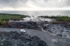 Route des laves : le brise-roche s'attaque à la lave refroidie, les travaux de reconstruction de la RN2 démarrent ce lundi 
