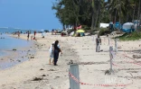 Baignade interdite à La Saline, des boulettes de fioul sur le sable