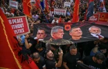 Des dizaines de milliers de Kosovars manifestent en soutien à leur ancien président Hashim Thaçi le 12 septembre 2026 à Pristina