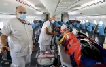avion boeing 787 air austral présentation évacuations sanitaires aéroport roland garros