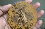 "Paris 1924" : des athlètes des JO 2024 montrent le piteux état de leurs médailles de bronze