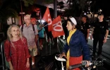 Une dizaine de personnes manifestent près de la préfecture - visite ministérielle Elisabeth Borne