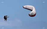 Un concours de parapente Master Accro se de?roule a? Saint-Leu ce dimanche. (Photo RB Imaz Press Re?union)